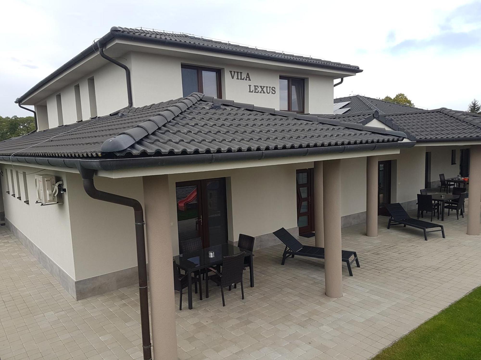 Vila Lexus Velky Meder Ngoại thất bức ảnh
