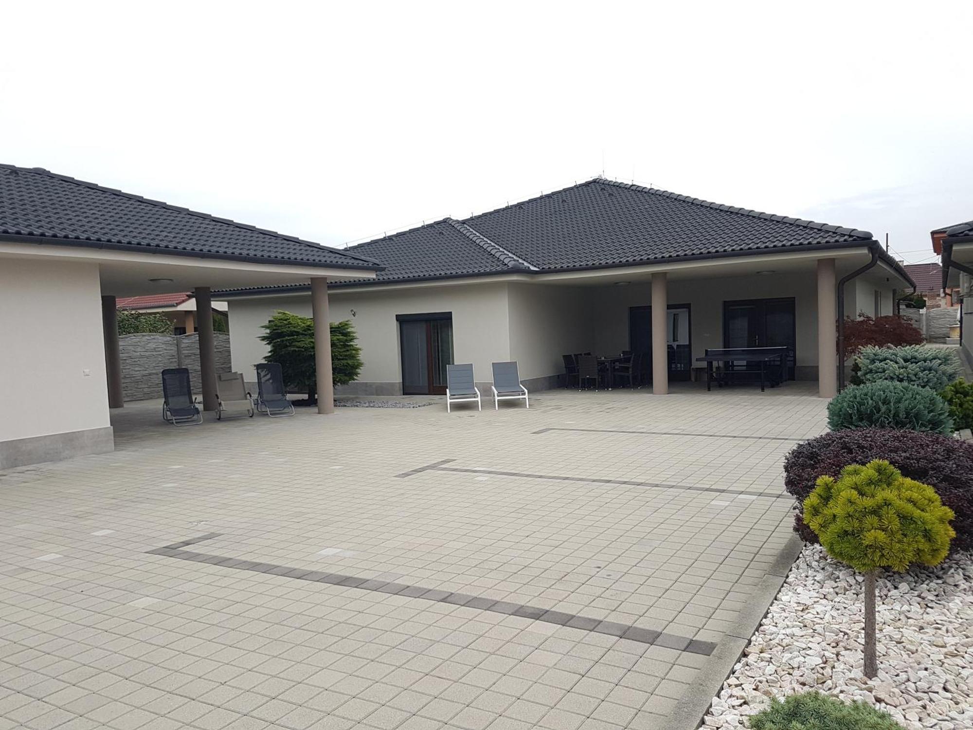 Vila Lexus Velky Meder Ngoại thất bức ảnh