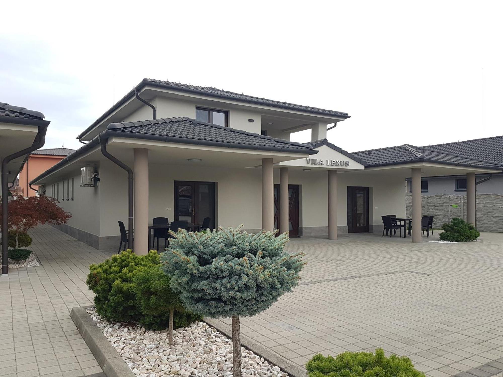 Vila Lexus Velky Meder Ngoại thất bức ảnh